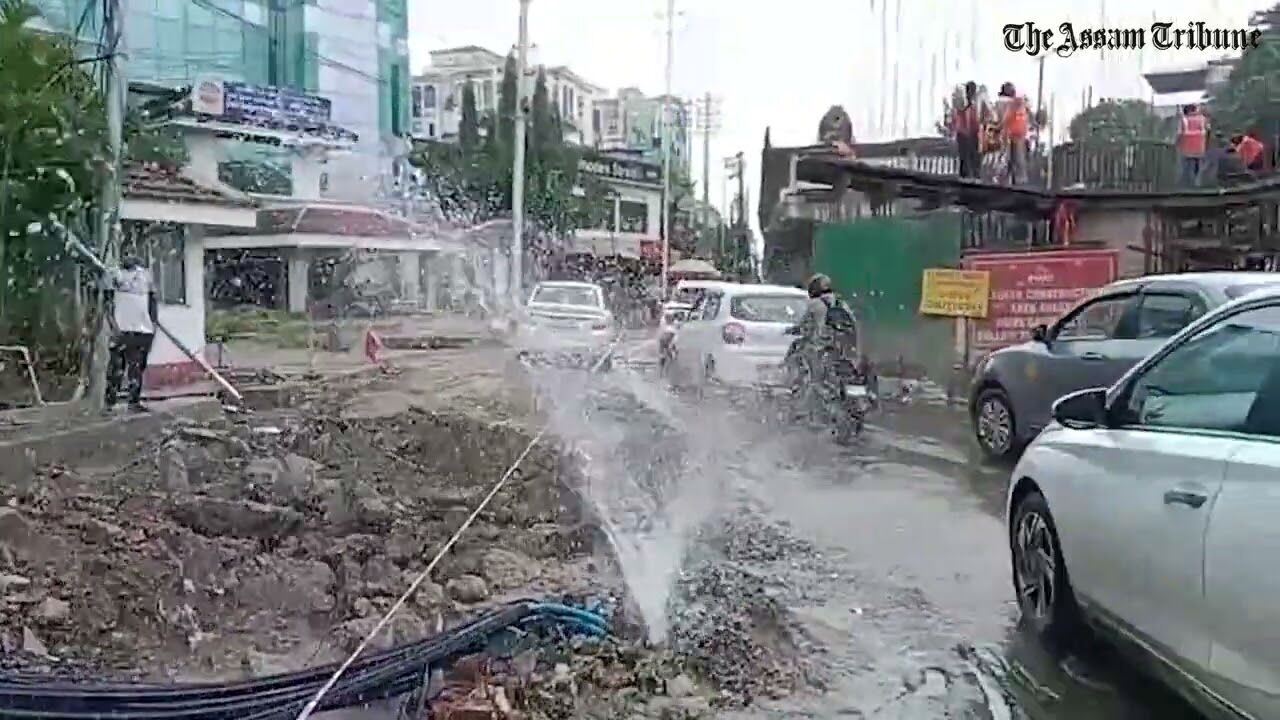 Water supply pipe bursts in Zoo Road, Guwahati
